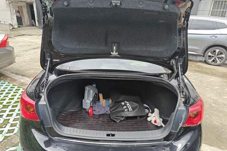 Used Infiniti Q50L 2016 2.0T Ambition Edition Trunk