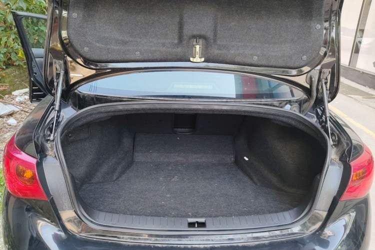 Used Infiniti Q50L 2016 2.0T Enjoyment Edition Trunk