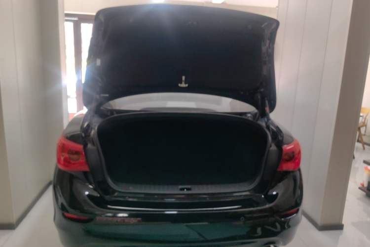 Used Infiniti Q50L 2016 2.0T Enjoyment Edition Trunk