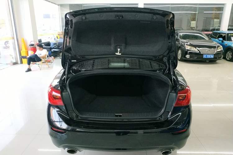 Used Infiniti Q50L 2016 2.0T Comfort Edition Trunk