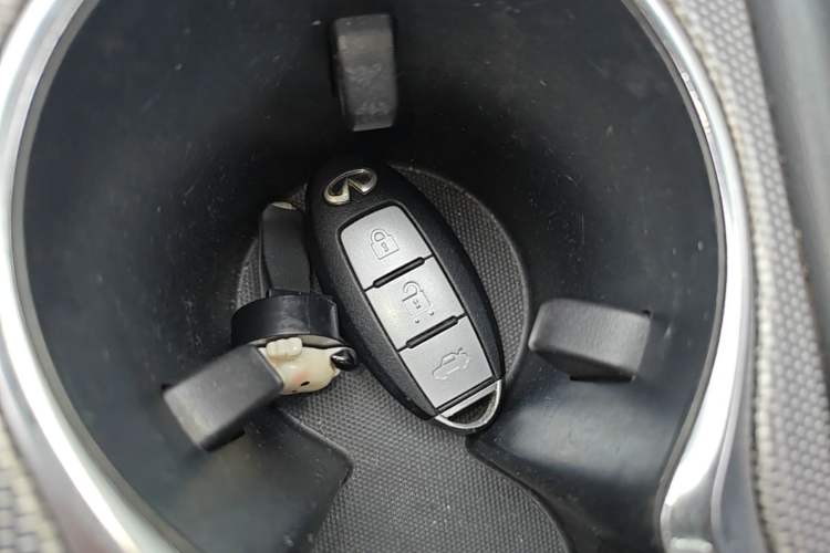 Used Infiniti Q50L 2016 2.0T Ambition Edition Vehicle Key