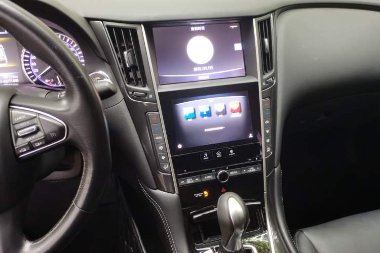 Used Infiniti Q50L 2016 2.0T Comfort Edition Audio And AC Panel