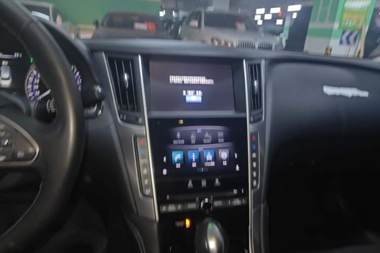 Used Infiniti Q50L 2016 2.0T Enjoyment Edition Audio And AC Panel