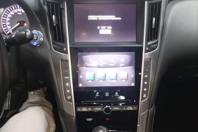 Used Infiniti Q50L 2016 2.0T Enjoyment Edition Audio And AC Panel