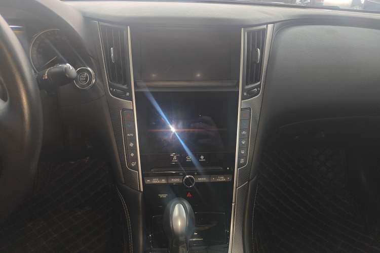 Used Infiniti Q50L 2016 2.0T Enjoyment Edition Audio And AC Panel