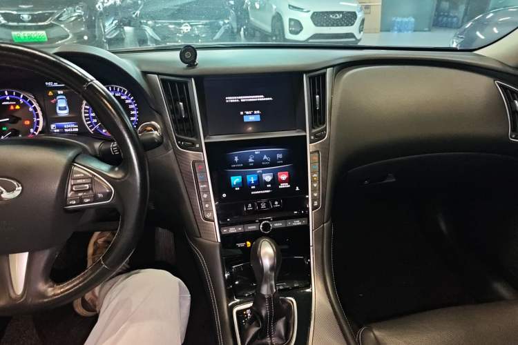 Used Infiniti Q50L 2016 2.0T Ambition Edition Audio And AC Panel