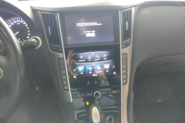Used Infiniti Q50L 2016 2.0T Enjoyment Edition Audio And AC Panel