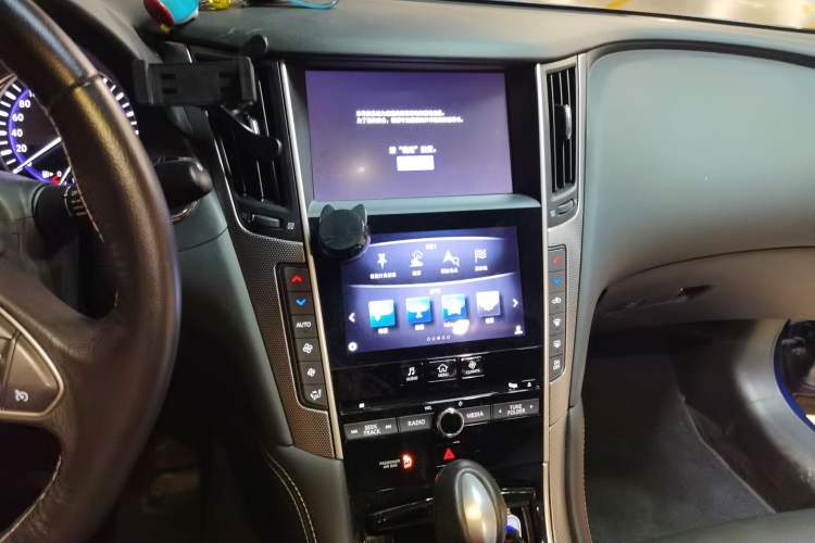 Used Infiniti Q50L 2016 2.0T Ambition Edition Audio And AC Panel
