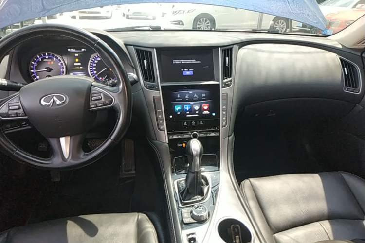 Used Infiniti Q50L 2016 2.0T Ambition Edition Audio And AC Panel