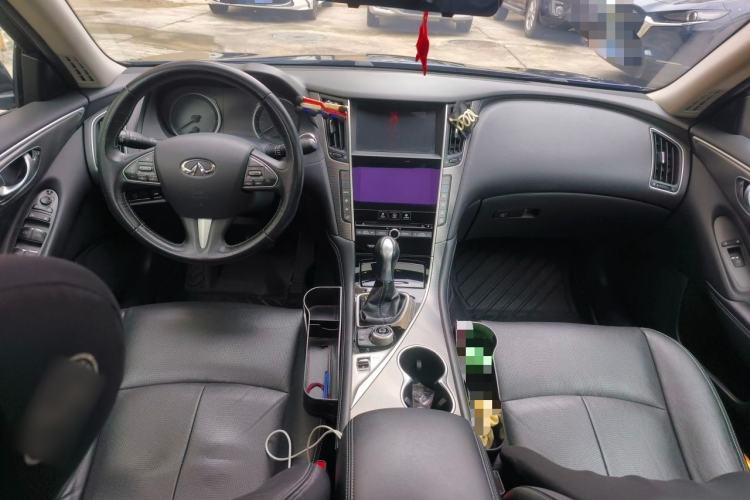 Used Infiniti Q50L 2016 2.0T Ambition Edition Center Console