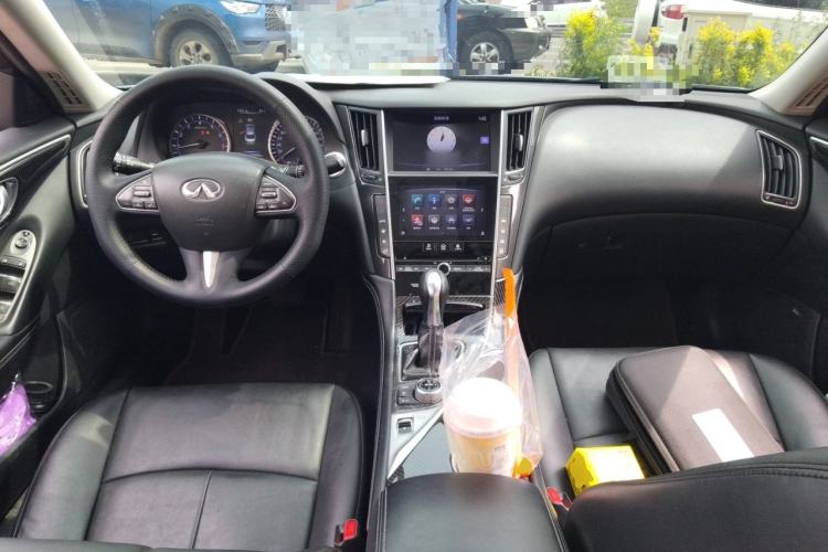 Used Infiniti Q50L 2016 2.0T Comfort Edition Center Console