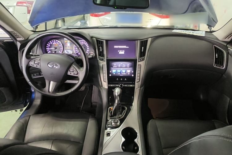 Used Infiniti Q50L 2016 2.0T Ambition Edition Center Console