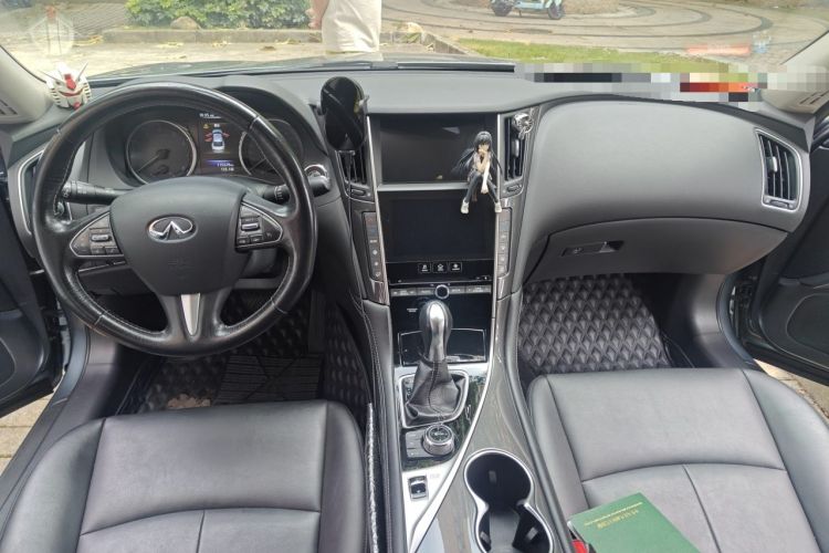 Used Infiniti Q50L 2016 2.0T Comfort Edition Center Console