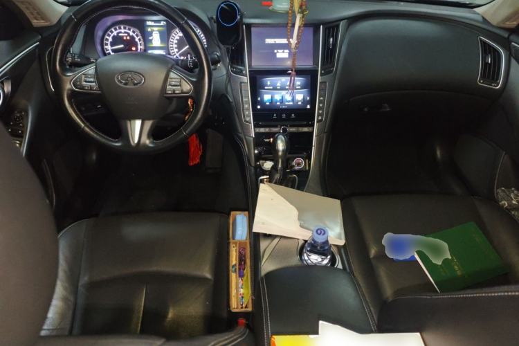Used Infiniti Q50L 2016 2.0T Ambition Edition Center Console