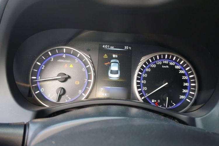 Used Infiniti Q50L 2016 2.0T Ambition Edition Center Console
