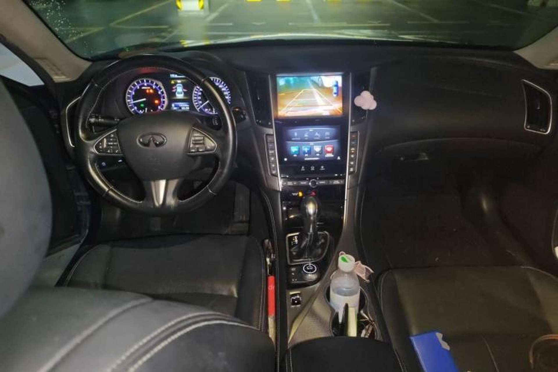 Used Infiniti Q50L 2016 2.0T Enjoyment Edition Center Console