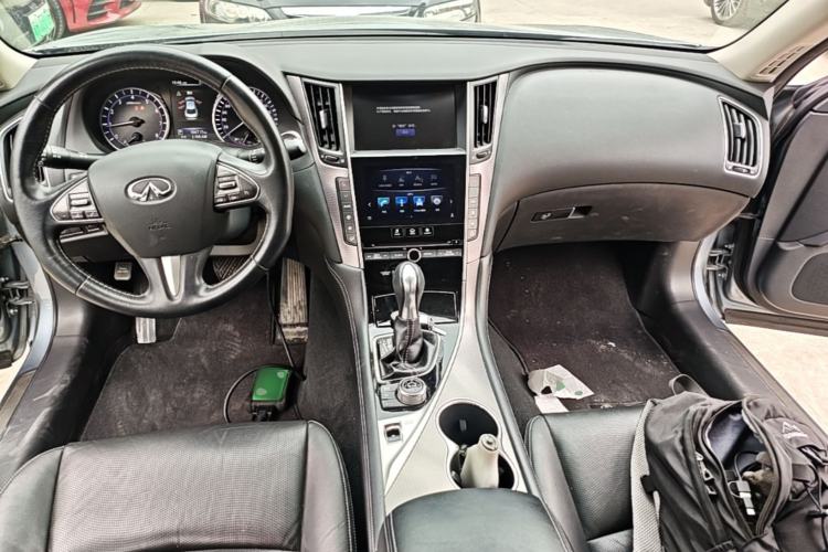 Used Infiniti Q50L 2016 2.0T Enjoyment Edition Center Console