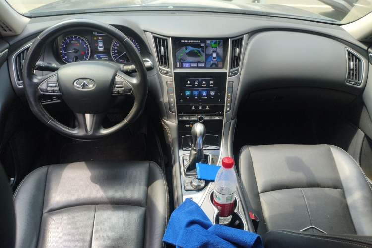 Used Infiniti Q50L 2016 2.0T Ambition Edition Center Console