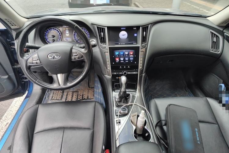 Used Infiniti Q50L 2016 2.0T Comfort Edition Center Console