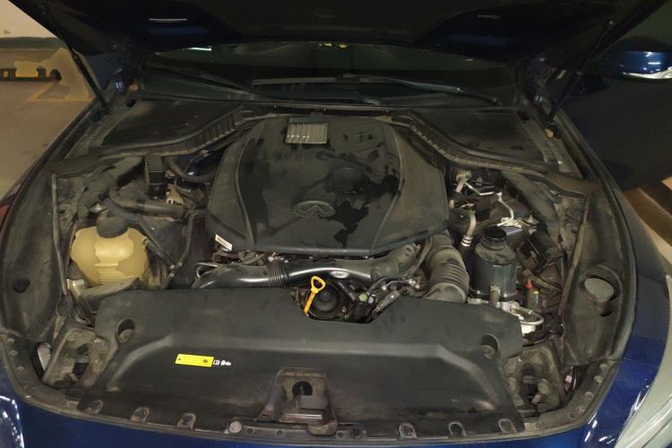 Used Infiniti Q50L 2016 2.0T Enjoyment Edition Engine Bay