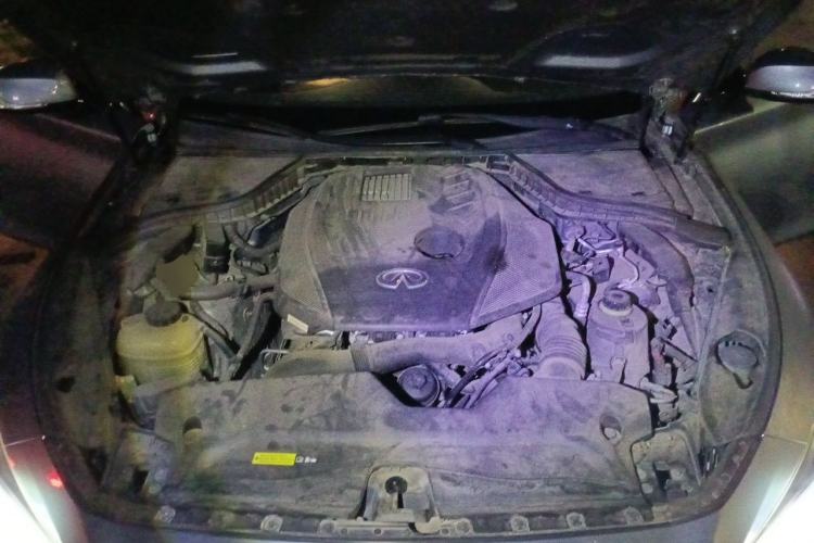 Used Infiniti Q50L 2016 2.0T Comfort Edition Engine Bay
