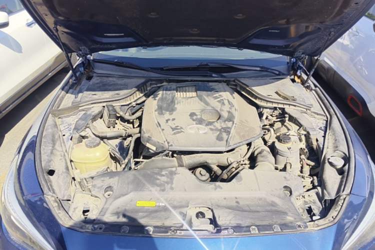 Used Infiniti Q50L 2016 2.0T Enjoyment Edition Engine Bay