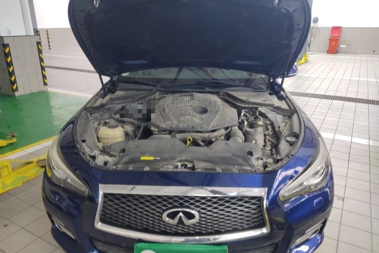 Used Infiniti Q50L 2016 2.0T Enjoyment Edition Engine Bay