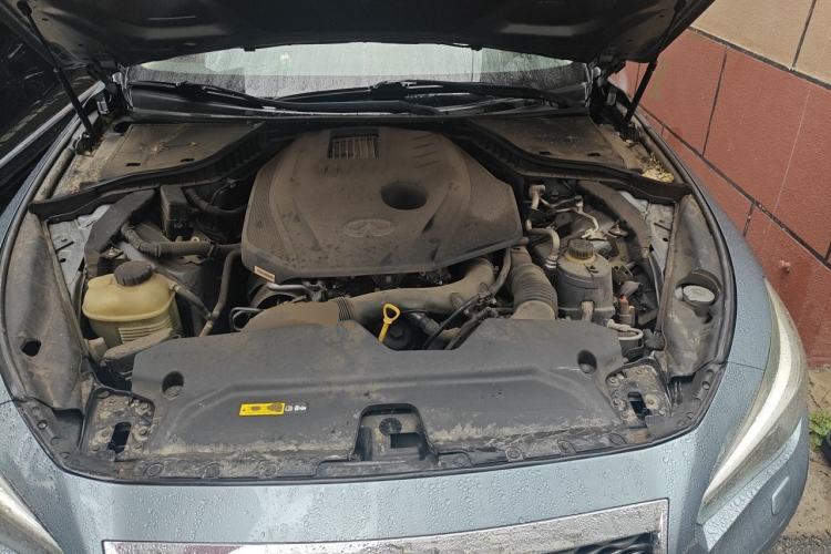 Used Infiniti Q50L 2016 2.0T Enjoyment Edition Engine Bay