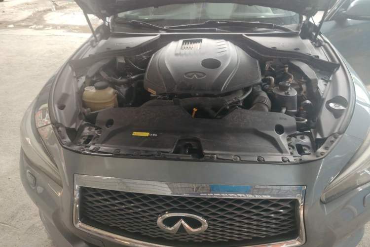 Used Infiniti Q50L 2016 2.0T Ambition Edition Engine Bay
