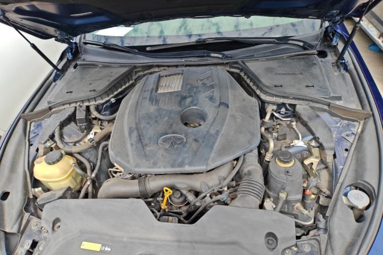 Used Infiniti Q50L 2016 2.0T Enjoyment Edition Engine Bay