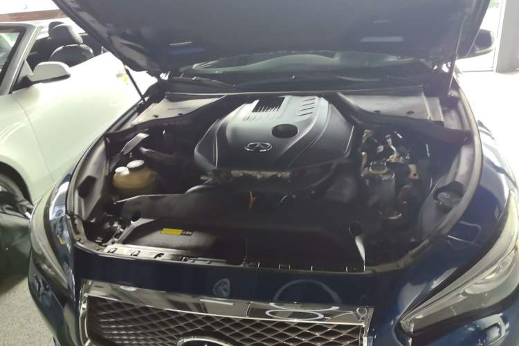 Used Infiniti Q50L 2016 2.0T Ambition Edition Engine Bay