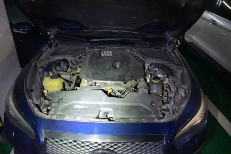 Used Infiniti Q50L 2016 2.0T Enjoyment Edition Engine Bay