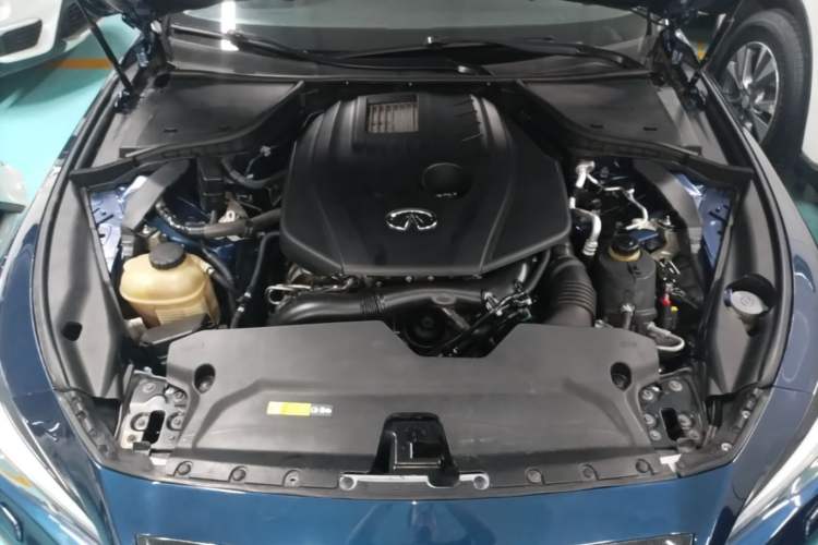 Used Infiniti Q50L 2016 2.0T Enjoyment Edition Engine Bay