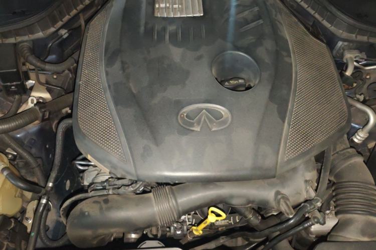 Used Infiniti Q50L 2016 2.0T Ambition Edition Engine Bay