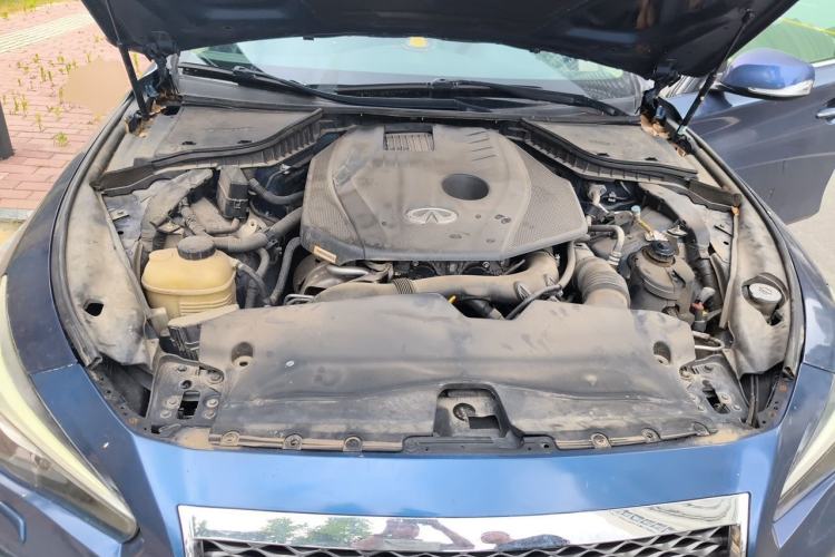 Used Infiniti Q50L 2016 2.0T Enjoyment Edition Engine Bay