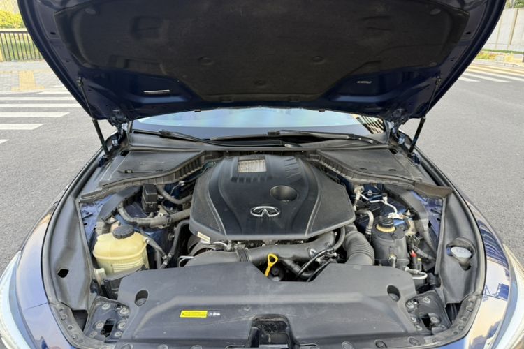 Used Infiniti Q50L 2016 2.0T Enjoyment Edition Engine Bay