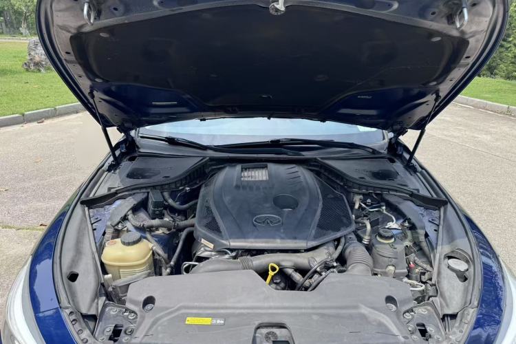 Used Infiniti Q50L 2016 2.0T Enjoyment Edition Engine Bay