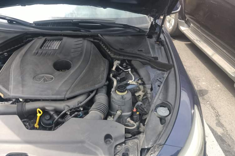 Used Infiniti Q50L 2016 2.0T Enjoyment Edition Engine Bay Left