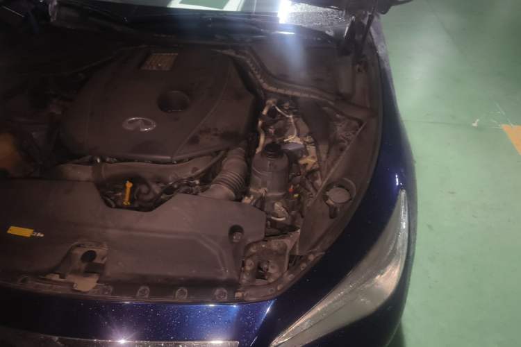 Used Infiniti Q50L 2016 2.0T Comfort Edition Engine Bay Left