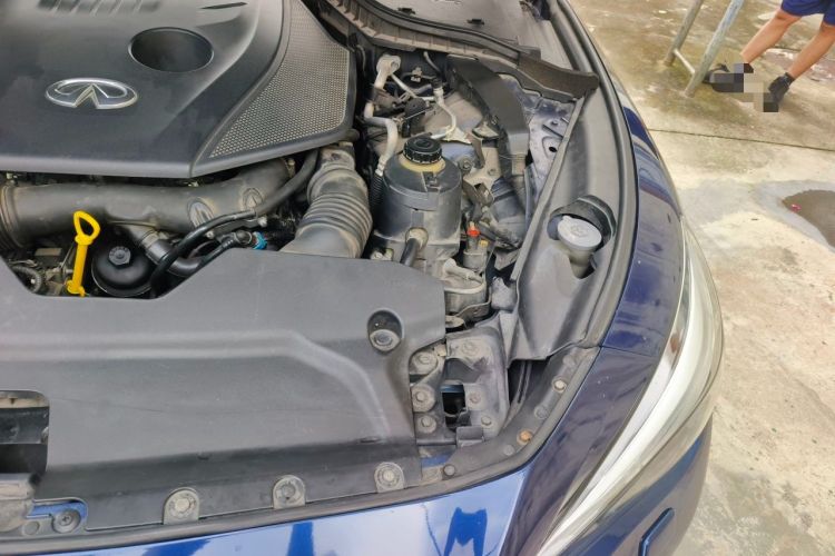 Used Infiniti Q50L 2016 2.0T Ambition Edition Engine Bay Left