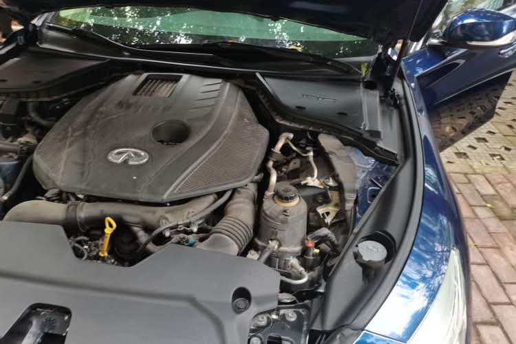 Used Infiniti Q50L 2016 2.0T Comfort Edition Engine Bay Left