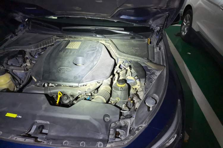 Used Infiniti Q50L 2016 2.0T Enjoyment Edition Engine Bay Left