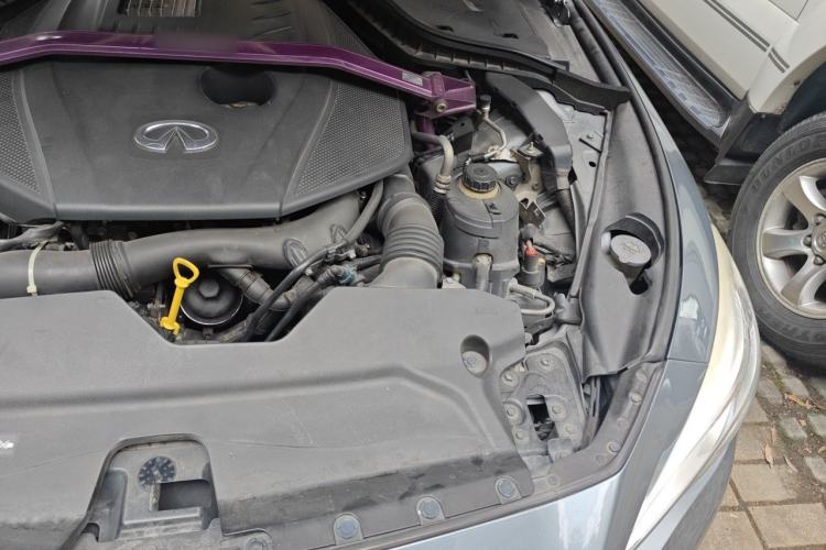 Used Infiniti Q50L 2016 2.0T Comfort Edition Engine Bay Left