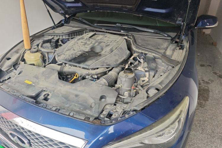 Used Infiniti Q50L 2016 2.0T Enjoyment Edition Engine Bay Left
