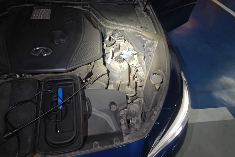 Used Infiniti Q50L 2016 2.0T Ambition Edition Engine Bay Left