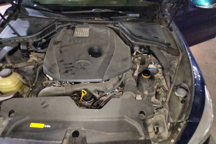 Used Infiniti Q50L 2016 2.0T Comfort Edition Engine Bay Left