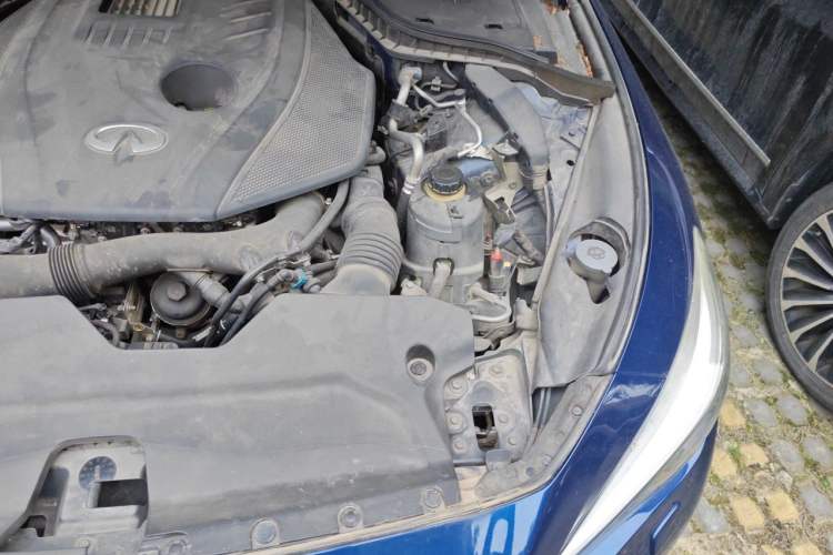 Used Infiniti Q50L 2016 2.0T Enjoyment Edition Engine Bay Left