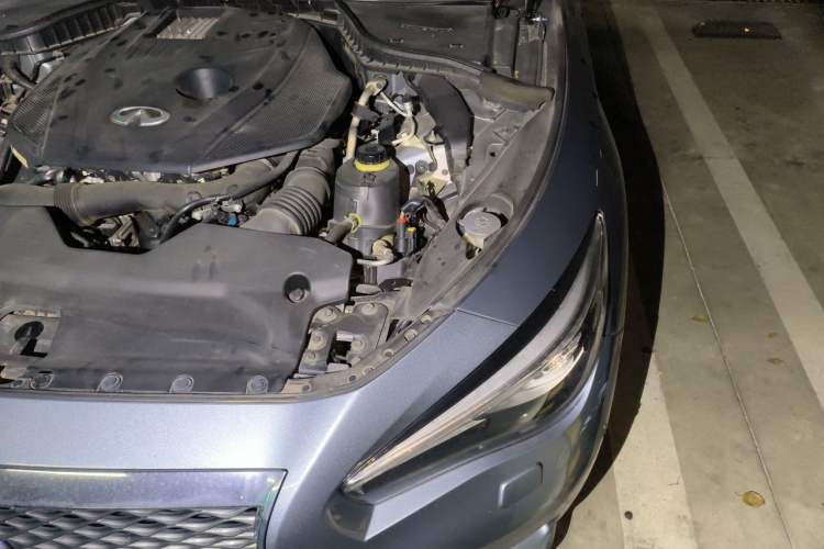 Used Infiniti Q50L 2016 2.0T Enjoyment Edition Engine Bay Left