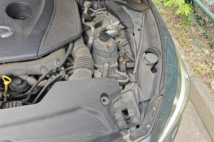 Used Infiniti Q50L 2016 2.0T Ambition Edition Engine Bay Left