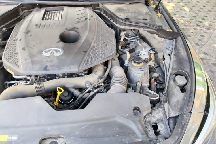 Used Infiniti Q50L 2016 2.0T Enjoyment Edition Engine Bay Left